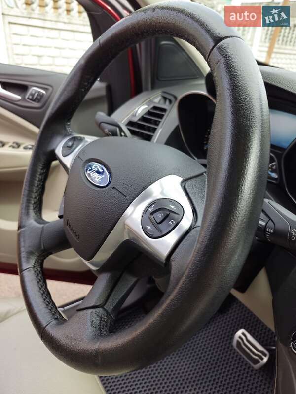 Позашляховик / Кросовер Ford Escape 2015 в Коростені