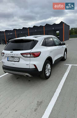 Внедорожник / Кроссовер Ford Escape 2021 в 