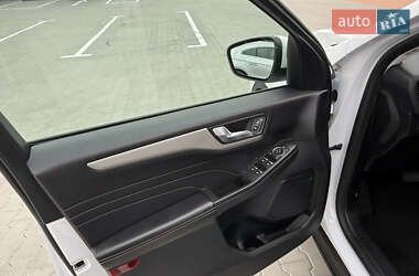 Внедорожник / Кроссовер Ford Escape 2021 в 
