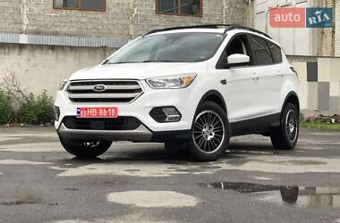 Внедорожник / Кроссовер Ford Escape 2018 в Львове