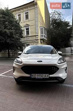 Внедорожник / Кроссовер Ford Escape 2019 в 