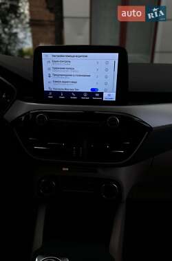Внедорожник / Кроссовер Ford Escape 2019 в 