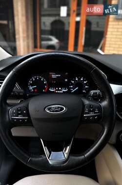 Внедорожник / Кроссовер Ford Escape 2019 в 