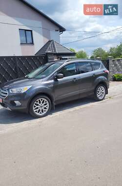 Внедорожник / Кроссовер Ford Escape 2018 в Ровно