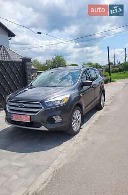 Внедорожник / Кроссовер Ford Escape 2018 в Ровно