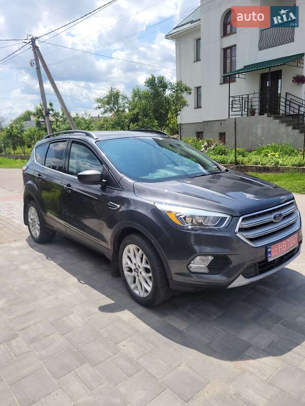 Внедорожник / Кроссовер Ford Escape 2018 в Ровно