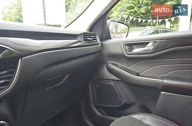 Внедорожник / Кроссовер Ford Escape 2021 в 