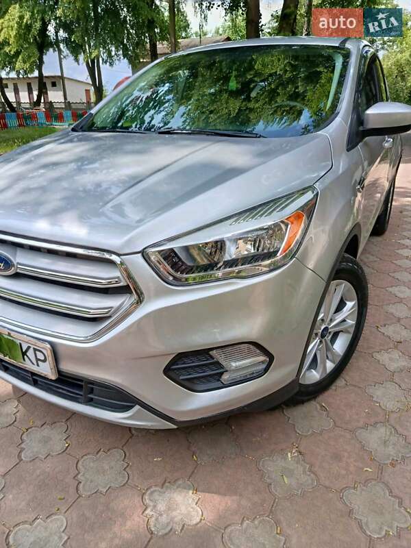 Внедорожник / Кроссовер Ford Escape 2019 в Бершади