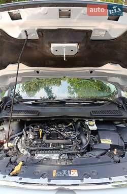 Внедорожник / Кроссовер Ford Escape 2019 в 
