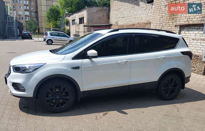 Позашляховик / Кросовер Ford Escape 2016 в Кривому Розі
