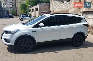 Внедорожник / Кроссовер Ford Escape 2016 в 