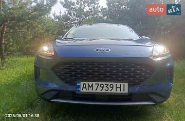 Позашляховик / Кросовер Ford Escape 2020 в 
