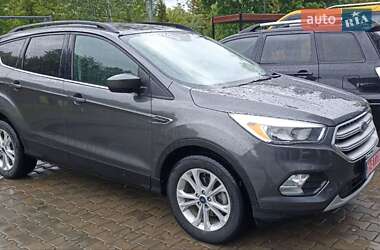 Внедорожник / Кроссовер Ford Escape 2018 в 