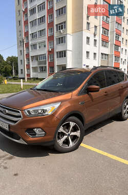 Внедорожник / Кроссовер Ford Escape 2016 в 