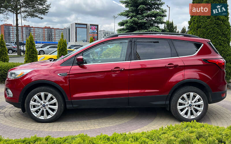 Внедорожник / Кроссовер Ford Escape 2018 в Львове