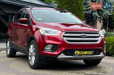 Внедорожник / Кроссовер Ford Escape 2018 в 