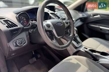 Позашляховик / Кросовер Ford Escape 2013 в 