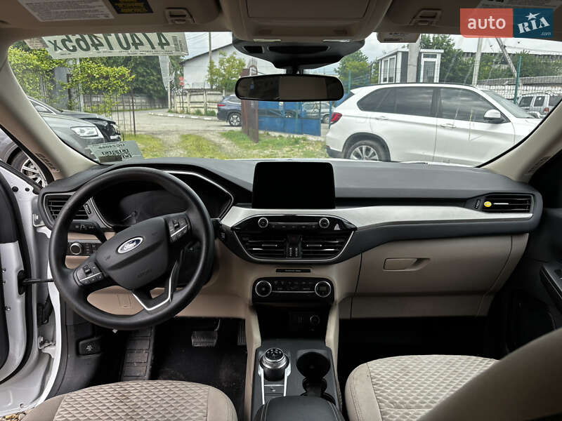 Внедорожник / Кроссовер Ford Escape 2020 в Стрые