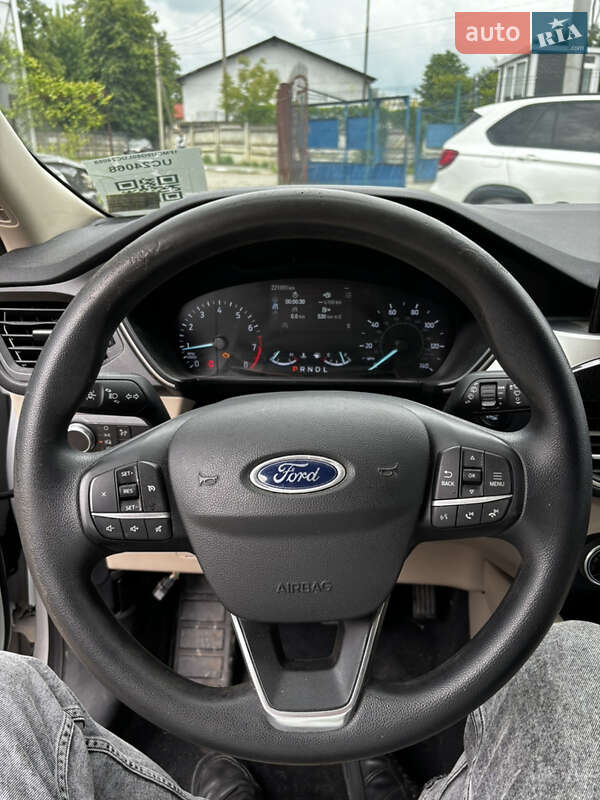 Внедорожник / Кроссовер Ford Escape 2020 в Стрые