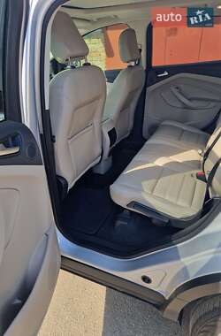 Внедорожник / Кроссовер Ford Escape 2019 в 