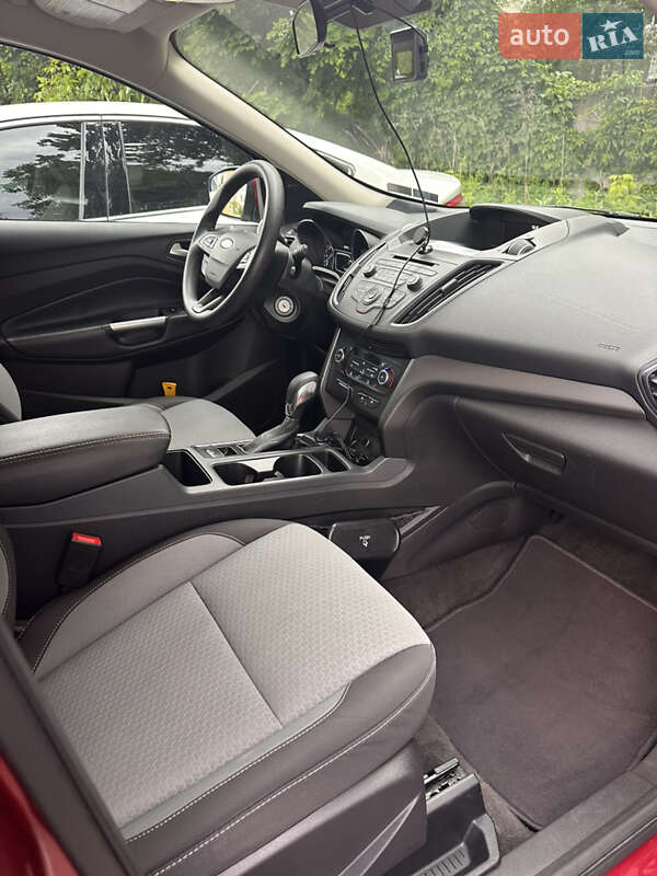 Внедорожник / Кроссовер Ford Escape 2018 в Киеве