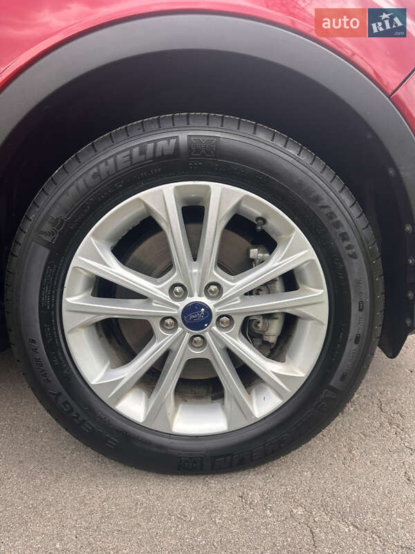 Внедорожник / Кроссовер Ford Escape 2018 в Киеве