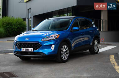 Внедорожник / Кроссовер Ford Escape 2021 в 