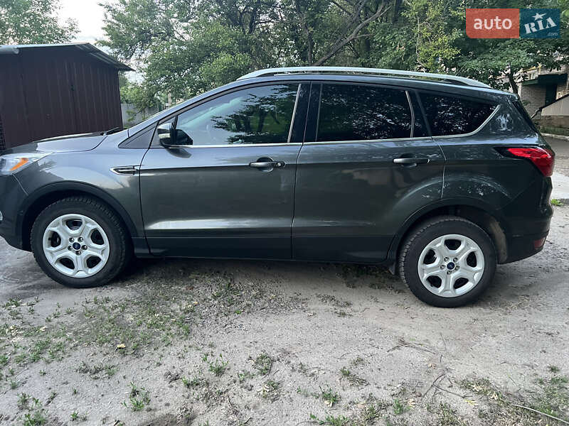 Внедорожник / Кроссовер Ford Escape 2019 в Покровском