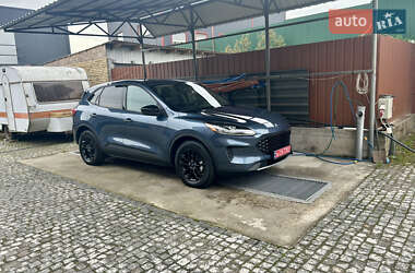 Внедорожник / Кроссовер Ford Escape 2020 в 