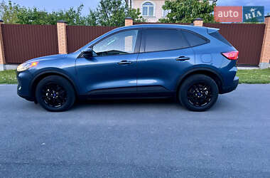 Внедорожник / Кроссовер Ford Escape 2020 в 