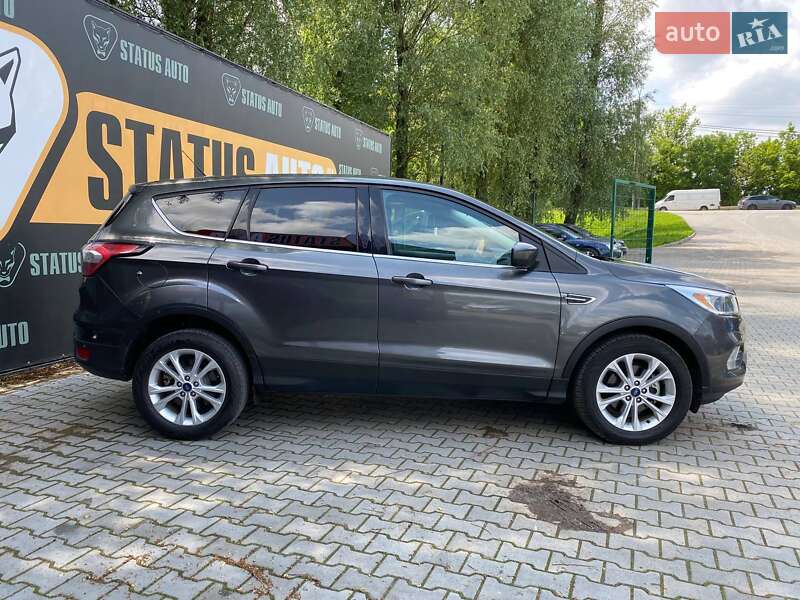 Внедорожник / Кроссовер Ford Escape 2016 в Хмельницком