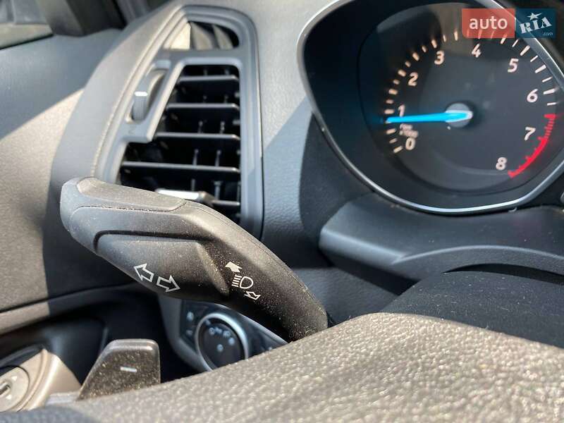 Внедорожник / Кроссовер Ford Escape 2016 в Хмельницком