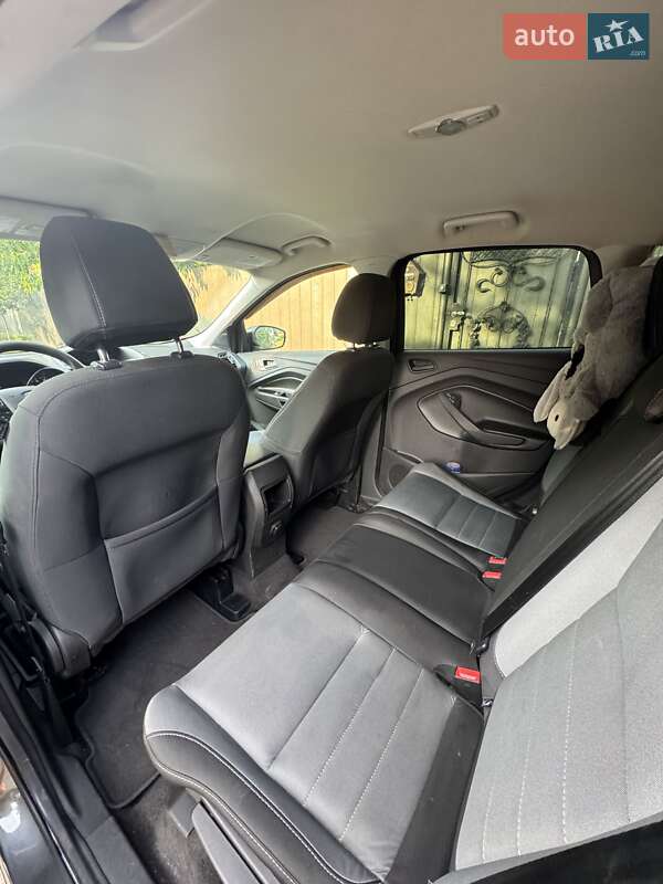 Внедорожник / Кроссовер Ford Escape 2017 в Хмельницком