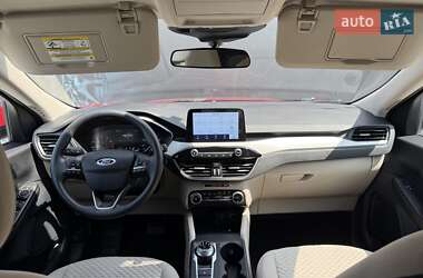 Внедорожник / Кроссовер Ford Escape 2020 в 