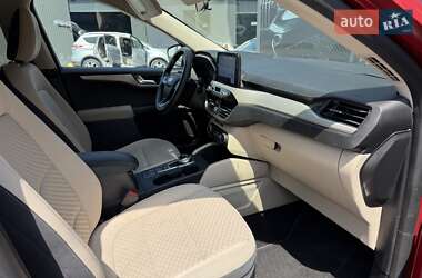 Внедорожник / Кроссовер Ford Escape 2020 в 