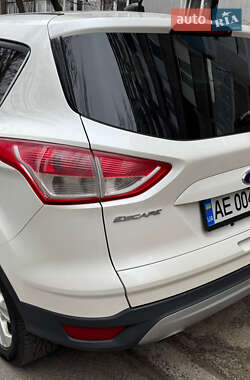 Позашляховик / Кросовер Ford Escape 2014 в 