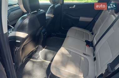 Внедорожник / Кроссовер Ford Escape 2019 в 