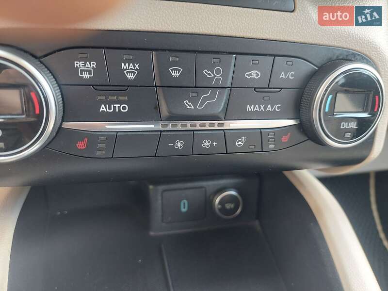 Позашляховик / Кросовер Ford Escape 2019 в Рівному