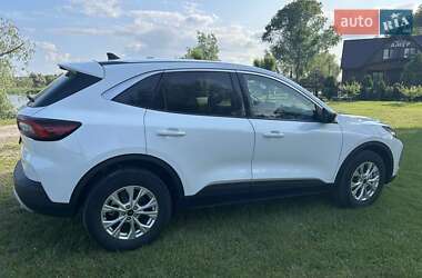 Внедорожник / Кроссовер Ford Escape 2023 в 