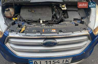 Позашляховик / Кросовер Ford Escape 2017 в 