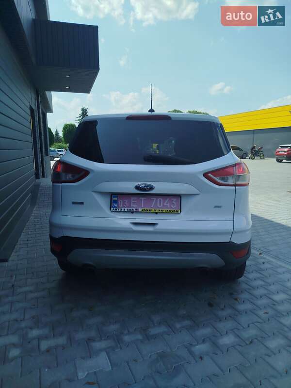 Внедорожник / Кроссовер Ford Escape 2016 в Дубно