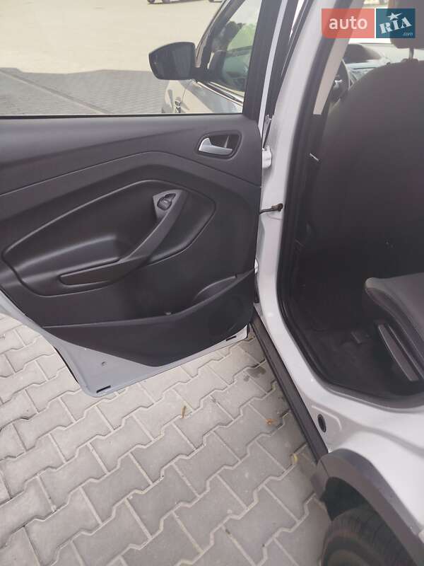 Внедорожник / Кроссовер Ford Escape 2016 в Дубно