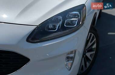 Внедорожник / Кроссовер Ford Escape 2020 в 