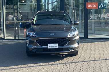 Внедорожник / Кроссовер Ford Escape 2020 в 