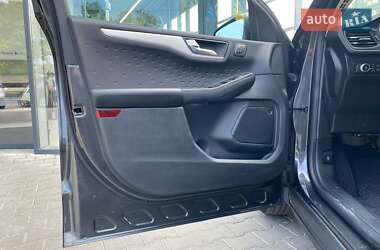 Внедорожник / Кроссовер Ford Escape 2020 в 