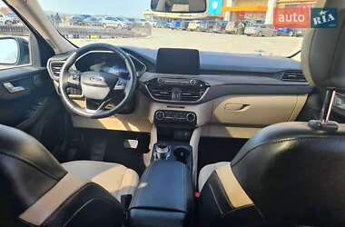 Внедорожник / Кроссовер Ford Escape 2020 в 