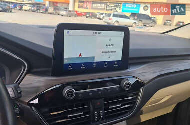 Внедорожник / Кроссовер Ford Escape 2020 в 