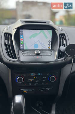 Внедорожник / Кроссовер Ford Escape 2017 в 