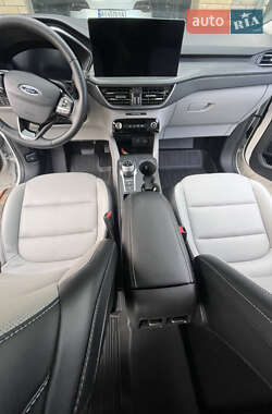 Внедорожник / Кроссовер Ford Escape 2023 в 