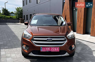 Внедорожник / Кроссовер Ford Escape 2016 в 